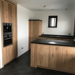 Eiken keuken greeploos